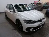Begagnad VW Polo Life 95 HK (69 kW) 2022 Vit Halvkombi
