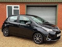 Used Toyota Yaris Hybrid 100 HP (73 kW) 2018 Black Hatchback