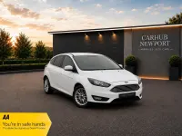 Begagnad Ford Focus Zetec 120 HK (88 kW) 2017 Vit Halvkombi
