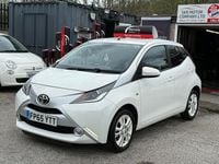 Used Toyota Aygo X-pure 69 HP (50 kW) 2015 White Hatchback