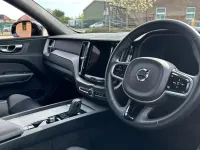 Usado Volvo XC60 R-Design 194 HP (142 kW) 2022 Prateado SUV