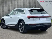 Begagnad Audi Q8 e-tron Sport 250 kW (340 HK) 2023 Vit SUV