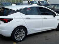 Second-hand Vauxhall Astra Edition 2021 Alb Hatchback