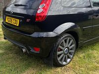 Usado Ford Fiesta ST 150 CV (110 kW) 2006 Negro Utilitario
