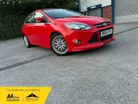Used Ford Focus Zetec 125 HP (91 kW) 2014 Red Hatchback