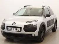 Usado Citroën C4 Cactus Flair 82 HP (60 kW) 2016 Prateado Citadino