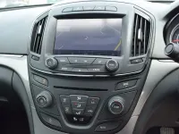 Used Vauxhall Insignia Design Edition 140 HP (102 kW) 2014 White Hatchback