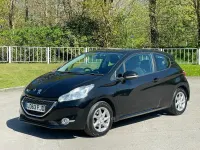 Used Peugeot 208 Active 68 HP (50 kW) 2014 Black Hatchback
