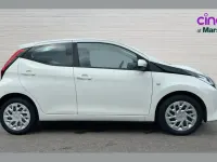 Gebraucht Toyota Aygo X-play 72 PS (52 kW) 2020 Weiß Kleinwagen