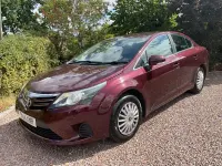 Used Toyota Avensis Active 124 HP (91 kW) 2014 Red Sedan