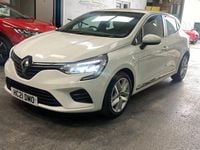 Used Renault Clio V Play 72 HP (52 kW) 2021 White Hatchback