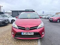 Used Toyota Verso 2015 Red MPV