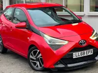 Used Toyota Aygo X-play 71 HP (52 kW) 2018 Red Hatchback