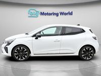 Used Renault Clio V Techno 145 HP (106 kW) 2024 White Hatchback
