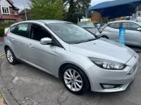 Usado Ford Focus Titanium 125 HP (91 kW) 2015 Prateado Citadino