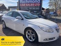 Used Vauxhall Insignia SRi 140 HP (102 kW) 2011 White Hatchback