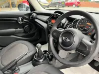 Usado Mini Cooper Hatch 136 HP (100 kW) 2016 Cinzento Citadino