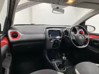 Second-hand Toyota Aygo X-play 72 CP (52 kW) 2020 Roșu Hatchback