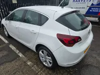 Used Vauxhall Astra SRi 2015 White Hatchback