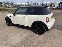 Usado Mini Cooper D Hatch 112 CV (82 kW) 2011 Blanco Utilitario