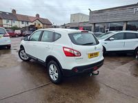 Used Nissan Qashqai Acenta 150 HP (110 kW) 2011 White SUV