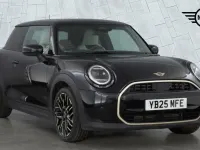 Używany Mini Cooper Hatch 113 kW (154 KM) 2025 Czarny Hatchback