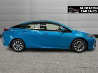 Używany Toyota Prius 122 KM (89 kW) 2018 Niebieski Hatchback