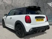 Used Mini Cooper Hatch 134 HP (98 kW) 2024 White Hatchback