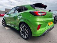 Usado Ford Puma ST 200 HP (147 kW) 2023 Verde SUV