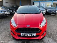 Usado Ford Fiesta Zetec 2016 Vermelho Citadino