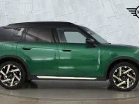 Used Mini Countryman 215 HP (158 kW) 2025 Green SUV