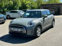 Usado Mini Cooper Classic 136 CV (100 kW) 2022 Gris Utilitario