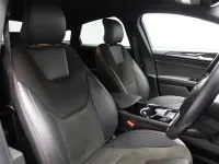 Usado Ford Mondeo ST-Line 150 HP (110 kW) 2021 Preto Citadino