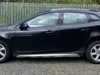 Käytetty Volvo V40 SE 2014 Musta Viistoperä