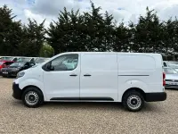 Used Vauxhall Vivaro 143 HP (105 kW) 2024 White MPV