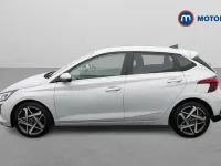Używany Hyundai i20 Premium 101 KM (74 kW) 2025 Szary Hatchback