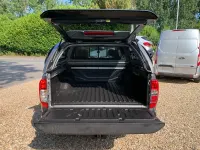 Used Nissan Navara Tekna 190 HP (139 kW) 2018 Grey Pickup