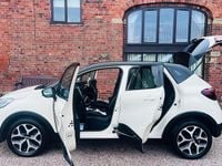 Used Renault Captur Dynamique 90 HP (66 kW) 2017 Cream SUV