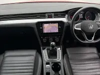 Used VW Passat SEL 150 HP (110 kW) 2023 Red Estate