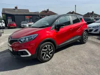 Used Renault Captur Iconic 90 HP (66 kW) 2018 Red/black SUV