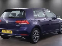 Used VW Golf VII SE 130 HP (95 kW) 2018 Blue Hatchback