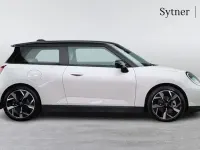 Used Mini Cooper SE Hatch 158 kW (215 HP) 2025 White Hatchback
