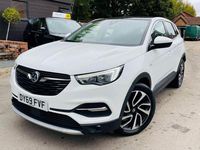 Used Vauxhall Grandland X Elite 130 HP (95 kW) 2019 White SUV