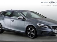 Usado Volvo V40 R-Design 122 HP (89 kW) 2018 Cinzento Citadino