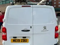 Second-hand Peugeot Expert 2019 Alb Van