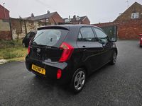 Second-hand Kia Picanto 68 CP (50 kW) 2013 Negru Hatchback