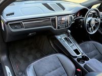Used Porsche Macan 360 HP (264 kW) 2018 Black SUV