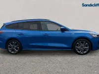 Used Ford Focus ST-Line 155 HP (114 kW) 2024 Blue Estate