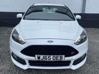 Used Ford Focus ST 2015 White Hatchback