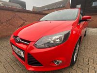Used Ford Focus Titanium 105 HP (77 kW) 2014 Red Hatchback